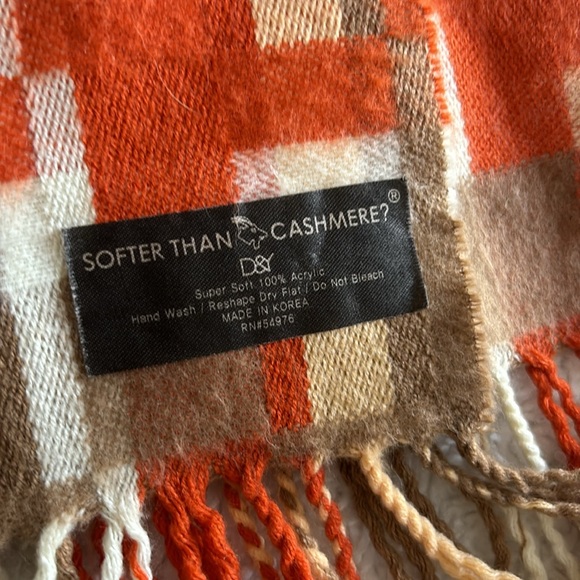 2/$15 EUC Super soft D&Y cashmere scarf - Picture 3 of 3